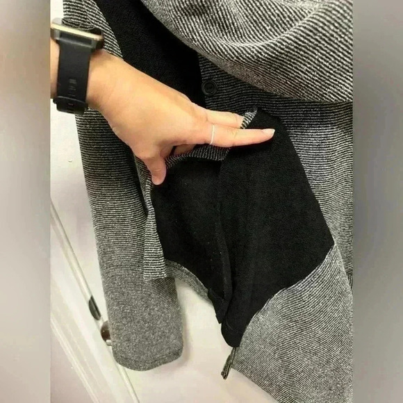 Yushi women’s pullover sweater grey and black cowl neck size small - Picture 5 of 12